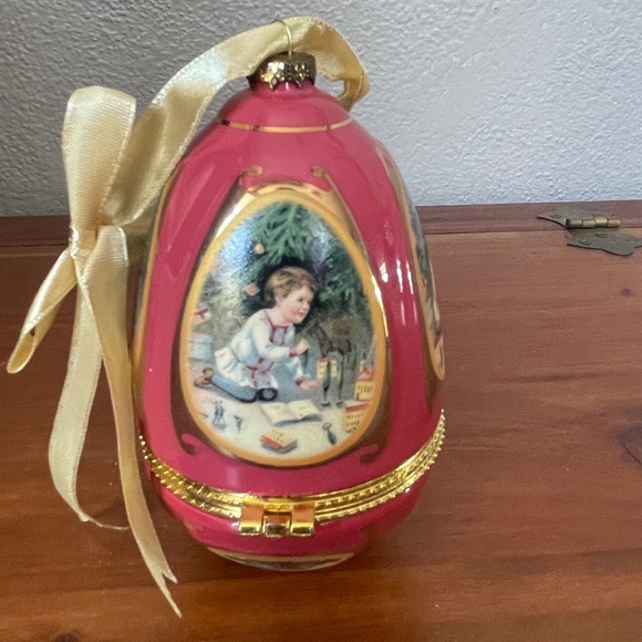 Mr. Christmas Valerie Parr Hill Porcelain Musical Egg Ornaments (Set of 2) - Picture 11 of 13